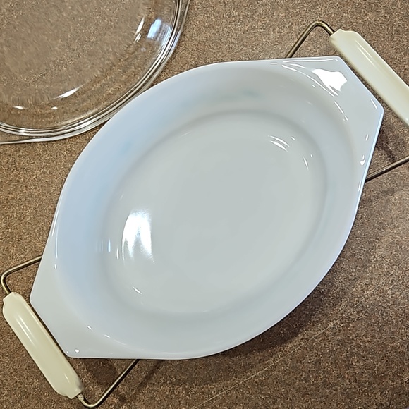 Vintage Pyrex 1.5 Qt "Meadow" Casserole!!! - Picture 6 of 17